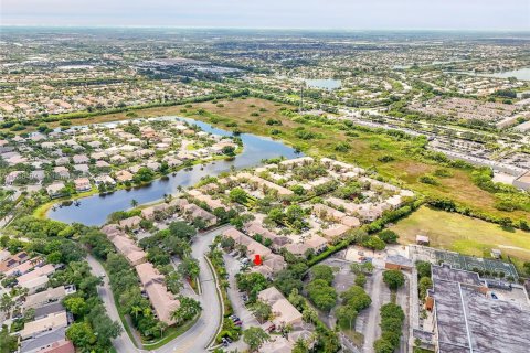 Touwnhouse à vendre à Pembroke Pines, Floride: 3 chambres, 133.97 m2 № 1896469 - photo 25