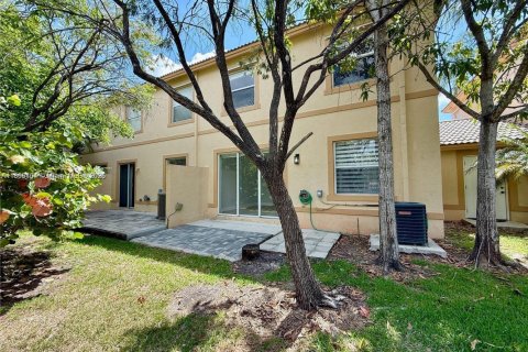 Touwnhouse à vendre à Pembroke Pines, Floride: 3 chambres, 133.97 m2 № 1896469 - photo 24