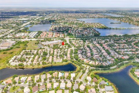 Touwnhouse à vendre à Pembroke Pines, Floride: 3 chambres, 133.97 m2 № 1896469 - photo 27