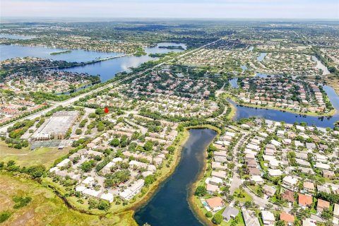 Touwnhouse à vendre à Pembroke Pines, Floride: 3 chambres, 133.97 m2 № 1896469 - photo 28