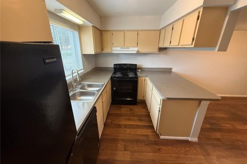 Touwnhouse à louer à Orlando, Floride: 3 chambres, 154.22 m2 № 2410507 - photo 3
