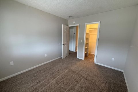 Touwnhouse à louer à Orlando, Floride: 3 chambres, 154.22 m2 № 2410507 - photo 7
