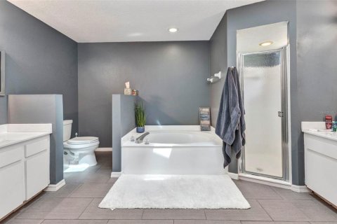 House in Port Charlotte, Florida 3 bedrooms, 210.98 sq.m. № 1858457 - photo 19