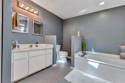 House in Port Charlotte, Florida 3 bedrooms, 210.98 sq.m. № 1858457 - photo 20