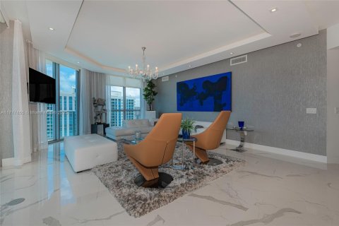 Condo in North Miami Beach, Florida, 3 bedrooms  № 1714355 - photo 15