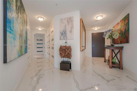 Condo in North Miami Beach, Florida, 3 bedrooms  № 1714355 - photo 10