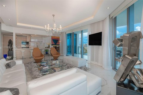 Condo in North Miami Beach, Florida, 3 bedrooms  № 1714355 - photo 13