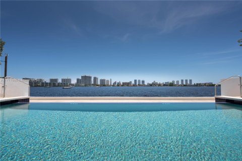 Condo in North Miami Beach, Florida, 3 bedrooms  № 1714355 - photo 6