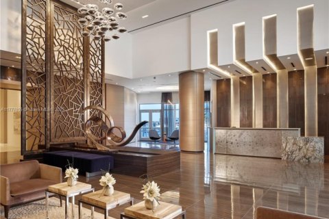 Condo in North Miami Beach, Florida, 3 bedrooms  № 1714355 - photo 3