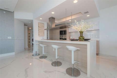 Condo in North Miami Beach, Florida, 3 bedrooms  № 1714355 - photo 25