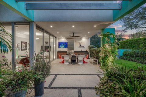 Купить виллу или дом в Майами, Флорида 6 спален, 400.69м2, № 1974828 - фото 16