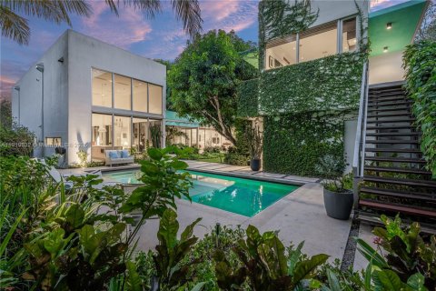 Купить виллу или дом в Майами, Флорида 6 спален, 400.69м2, № 1974828 - фото 7