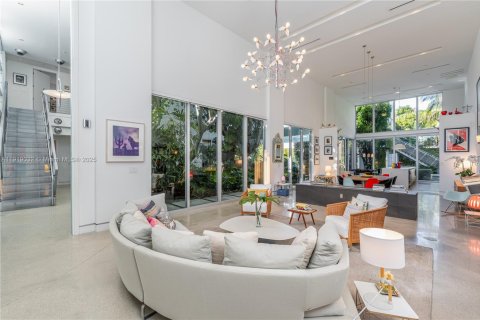 Купить виллу или дом в Майами, Флорида 6 спален, 400.69м2, № 1974828 - фото 27
