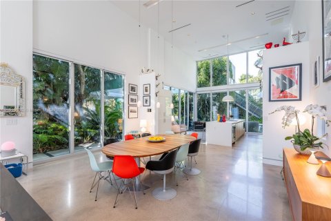 Купить виллу или дом в Майами, Флорида 6 спален, 400.69м2, № 1974828 - фото 19