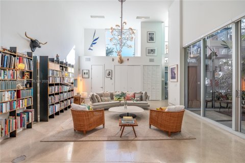 Купить виллу или дом в Майами, Флорида 6 спален, 400.69м2, № 1974828 - фото 24