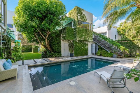 Купить виллу или дом в Майами, Флорида 6 спален, 400.69м2, № 1974828 - фото 3