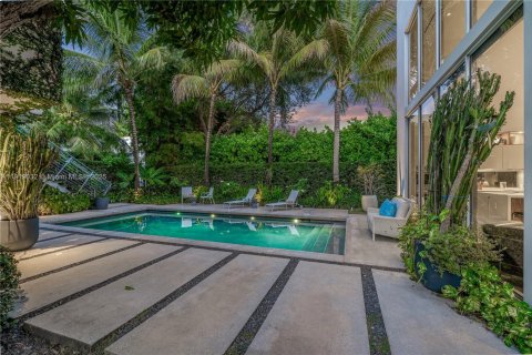 Купить виллу или дом в Майами, Флорида 6 спален, 400.69м2, № 1974828 - фото 9