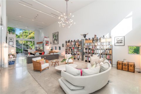 Купить виллу или дом в Майами, Флорида 6 спален, 400.69м2, № 1974828 - фото 17