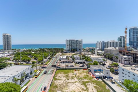 Condo in Miami Beach, Florida, 2 bedrooms  № 2249208 - photo 19