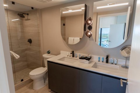 Condo in Miami Beach, Florida, 2 bedrooms  № 2249208 - photo 11