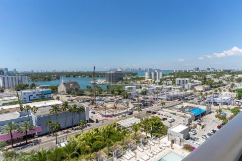 Condo in Miami Beach, Florida, 2 bedrooms  № 2249208 - photo 18