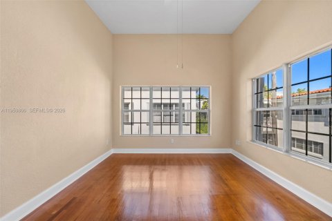 Condo in Bay Harbor Islands, Florida, 3 bedrooms № 2188589 - photo 14