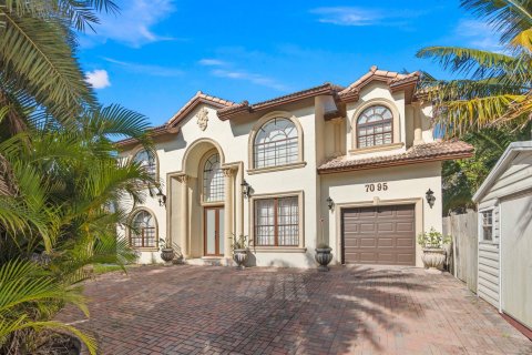 Villa ou maison à vendre à Melbourne Beach, Floride: 4 chambres, 245.26 m2 № 2083113 - photo 4