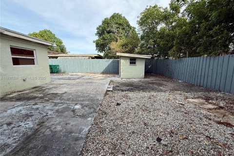 Купить коммерческую недвижимость в Майами-Гарденс, Флорида № 1989831 - фото 30