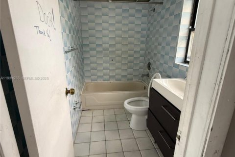 Купить коммерческую недвижимость в Майами-Гарденс, Флорида № 1989831 - фото 28