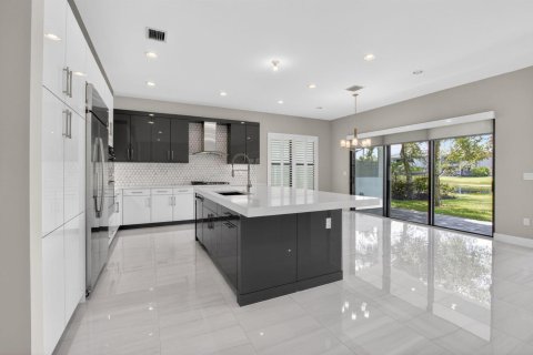 House in Boca Raton, Florida 5 bedrooms, 457.64 sq.m. № 2087068 - photo 21