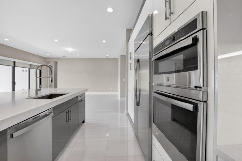 House in Boca Raton, Florida 5 bedrooms, 457.64 sq.m. № 2087068 - photo 26