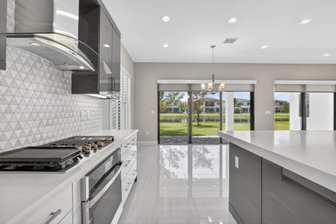 House in Boca Raton, Florida 5 bedrooms, 457.64 sq.m. № 2087068 - photo 27