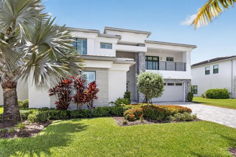 House in Boca Raton, Florida 5 bedrooms, 457.64 sq.m. № 2087068 - photo 4