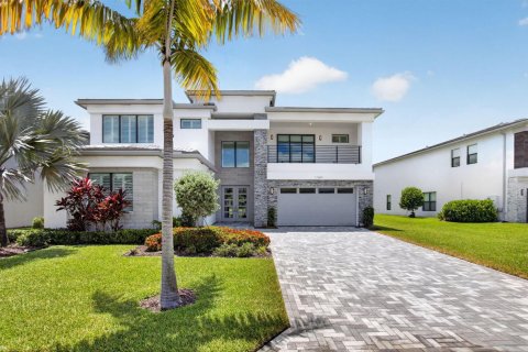 House in Boca Raton, Florida 5 bedrooms, 457.64 sq.m. № 2087068 - photo 3
