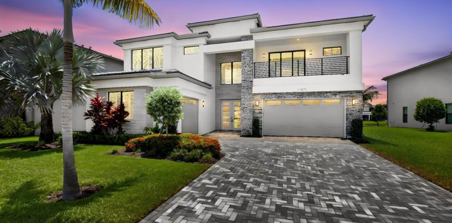 House in Boca Raton, Florida 5 bedrooms, 457.64 sq.m. № 2087068