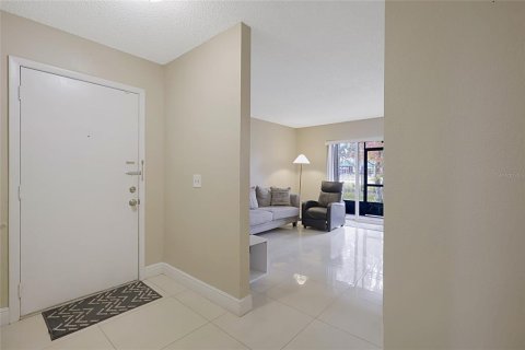 Condo in Orlando, Florida, 2 bedrooms  № 2148793 - photo 3