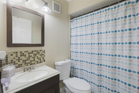 Condo in Orlando, Florida, 2 bedrooms  № 2148793 - photo 17