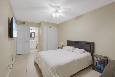 Condo in Orlando, Florida, 2 bedrooms  № 2148793 - photo 16