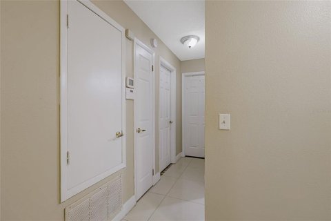 Condo in Orlando, Florida, 2 bedrooms  № 2148793 - photo 13