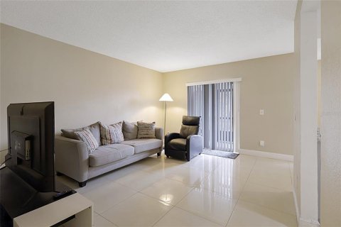 Condo in Orlando, Florida, 2 bedrooms  № 2148793 - photo 5