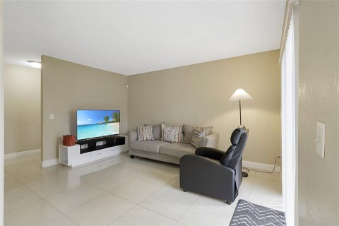 Condo in Orlando, Florida, 2 bedrooms  № 2148793 - photo 4
