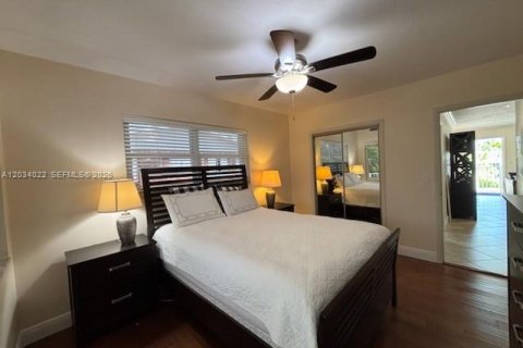 Copropriété à vendre à Hallandale Beach, Floride: 2 chambres, 92.9 m2 № 2273503 - photo 9