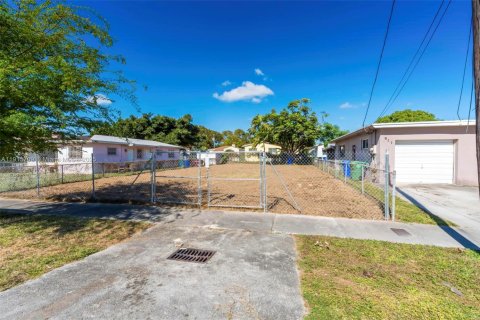 Terrain à vendre à Miami, Floride № 1972601 - photo 19