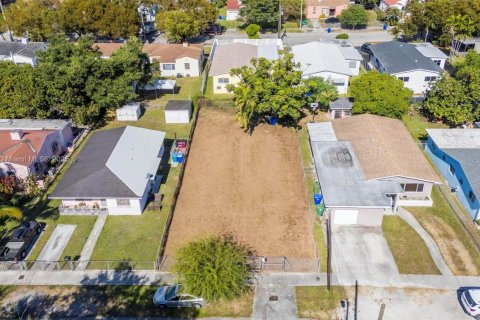 Terrain à vendre à Miami, Floride № 1972601 - photo 5