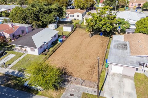 Terrain à vendre à Miami, Floride № 1972601 - photo 4
