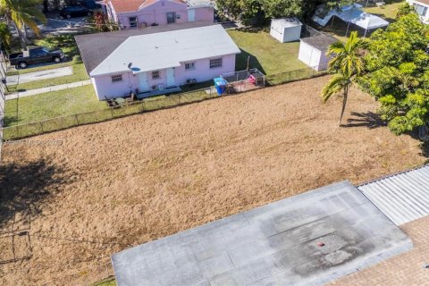 Terrain à vendre à Miami, Floride № 1972601 - photo 10