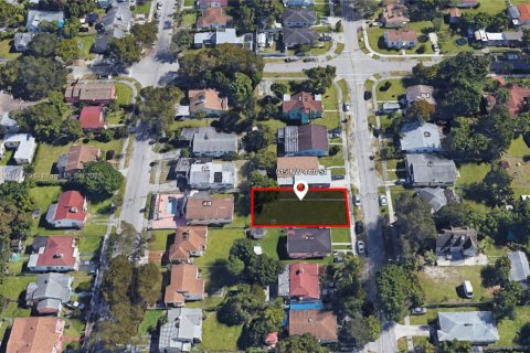 Land in Miami, Florida № 1972601 - photo 1