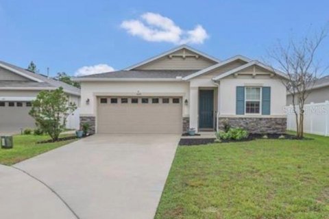 House in Okahumpka, Florida 4 bedrooms, 179.12 sq.m. № 1723946 - photo 1