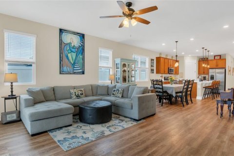 House in Okahumpka, Florida 4 bedrooms, 179.12 sq.m. № 1723946 - photo 2