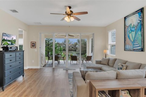 House in Okahumpka, Florida 4 bedrooms, 179.12 sq.m. № 1723946 - photo 3